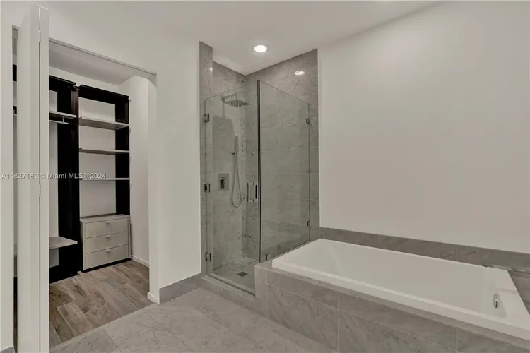SLS Lux Brickell #5401 image #14