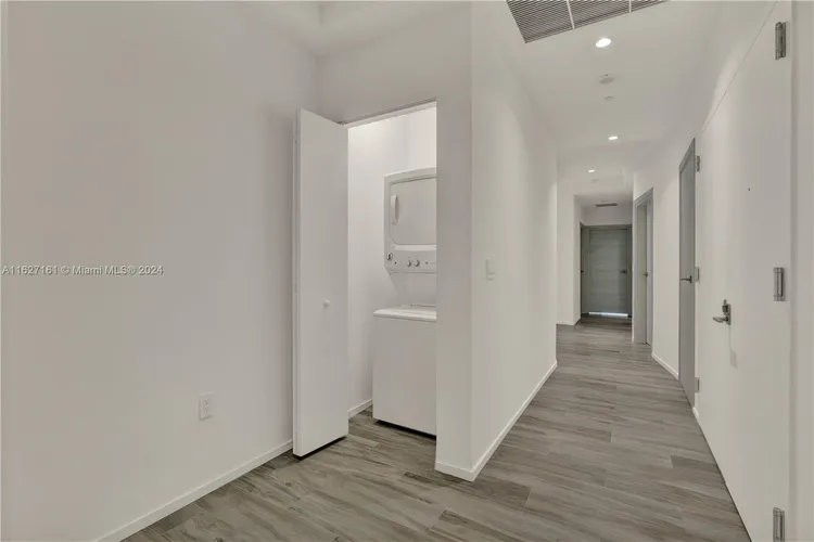 SLS Lux Brickell #5401 image #18