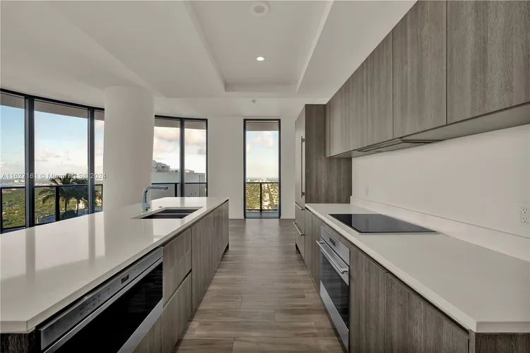 SLS Lux Brickell #5401 image #6
