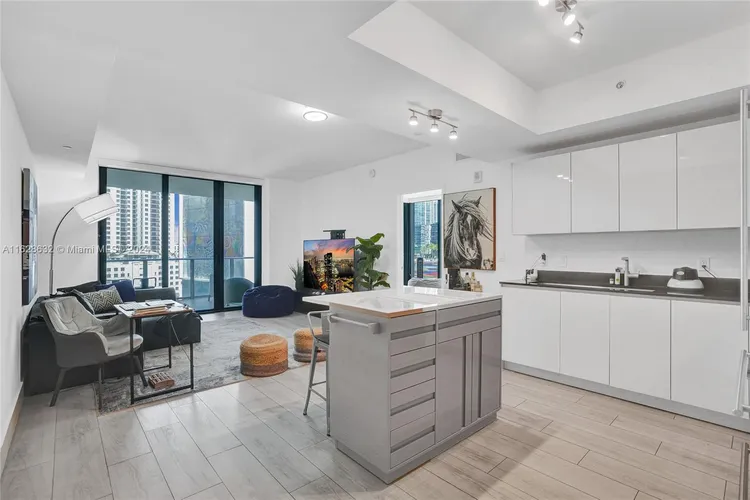 1010 Brickell #1411 image #6