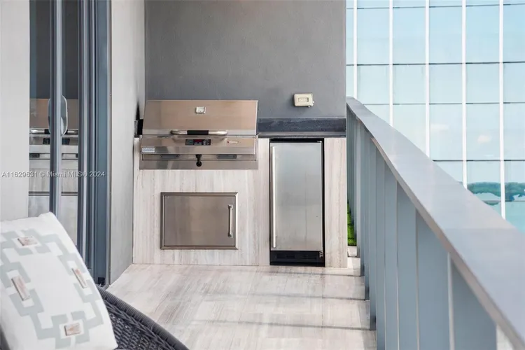 Echo Brickell #1701 image #11