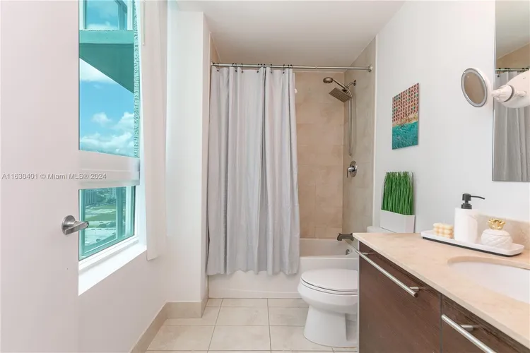 Quantum on the Bay #2211 image #21