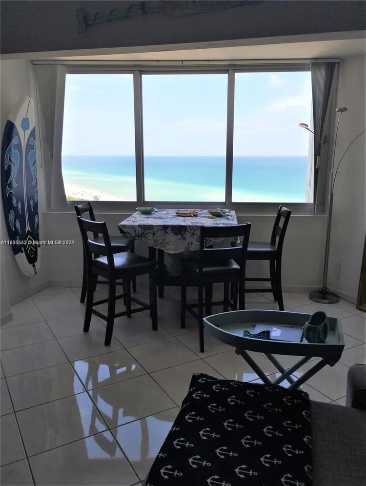 Burleigh House #1632 image #11