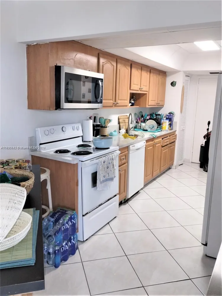 Burleigh House #1632 image #15