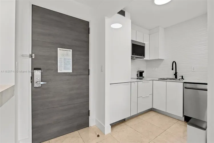 Gallery One DoubleTree #519 image #14