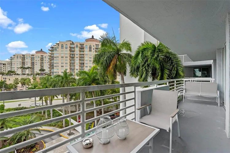 Gallery One DoubleTree #519 image #19