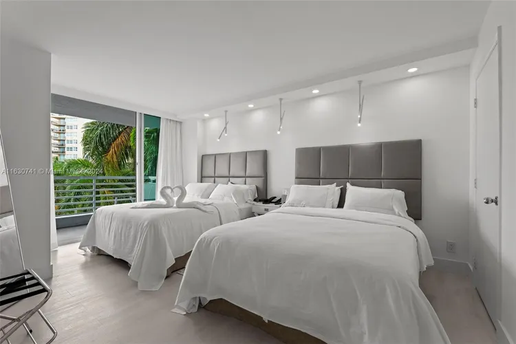 Gallery One DoubleTree #519 image #21