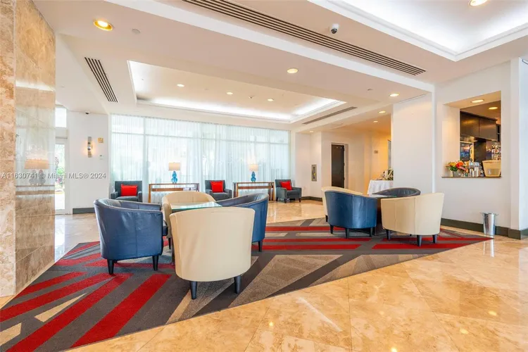 Gallery One DoubleTree #519 image #35