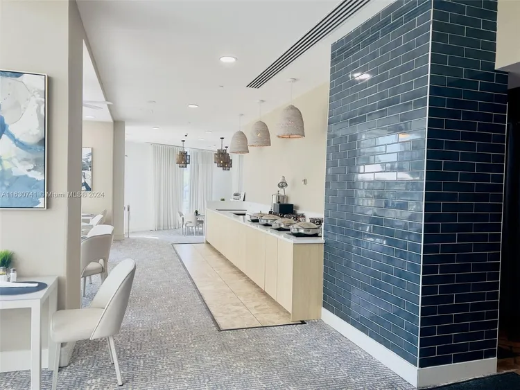 Gallery One DoubleTree #519 image #41