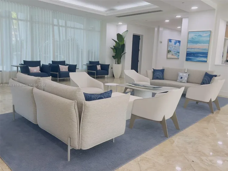 Gallery One DoubleTree #519 image #44