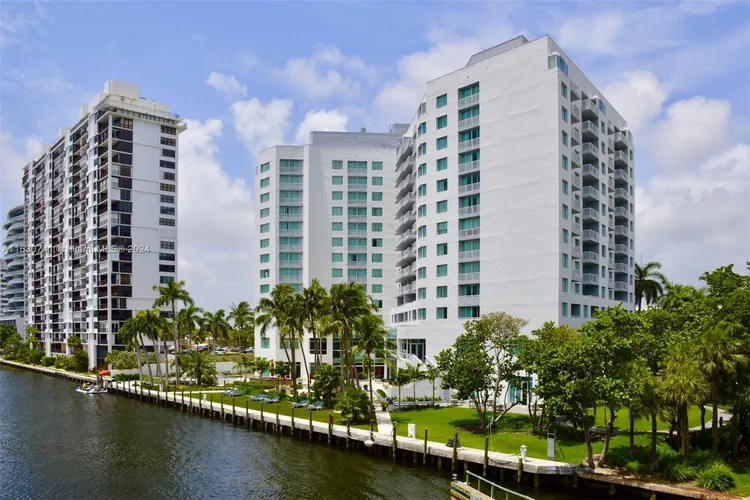 Gallery One DoubleTree #519 image #47