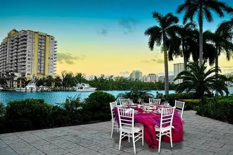 Gallery One DoubleTree #519 image #50