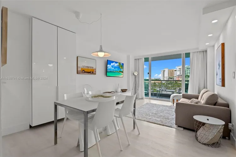 Gallery One DoubleTree #519 image #7