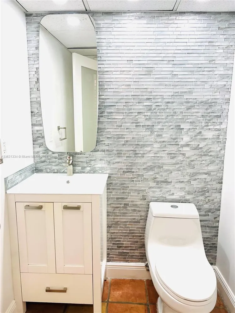 Gables Waterway Towers #210 image #11