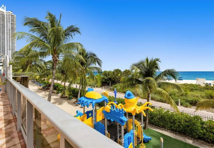 Maison Grande #408 image #11