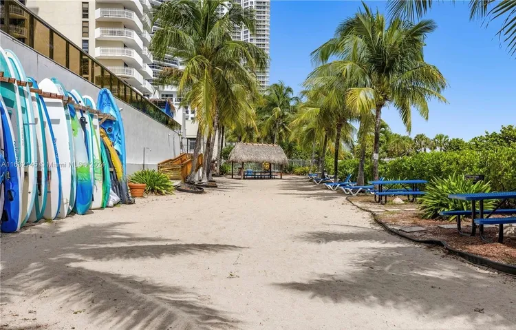 Maison Grande #408 image #12