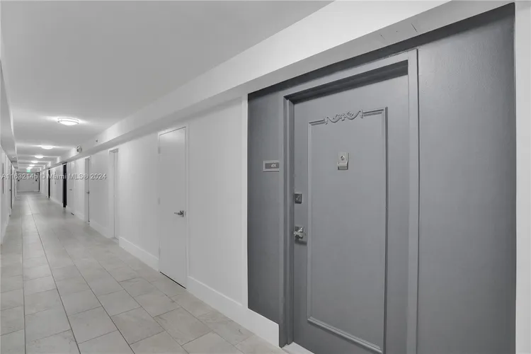 Maison Grande #408 image #13