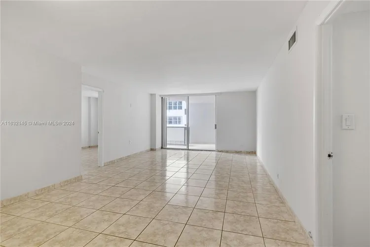 Maison Grande #408 image #15