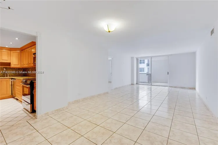 Maison Grande #408 image #16