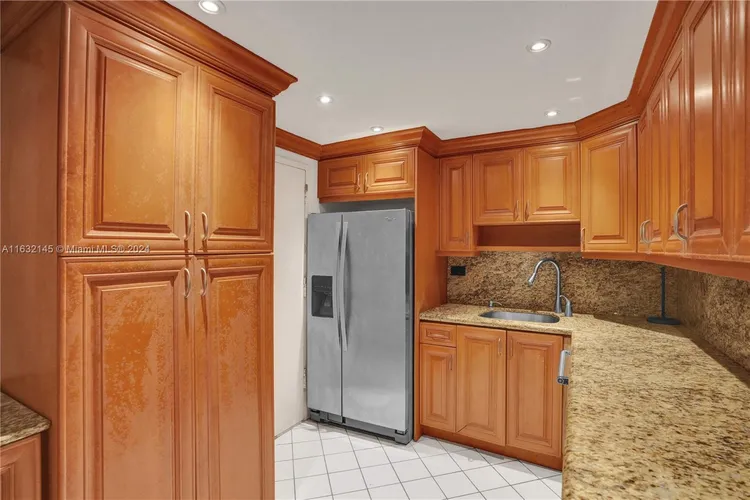 Maison Grande #408 image #17