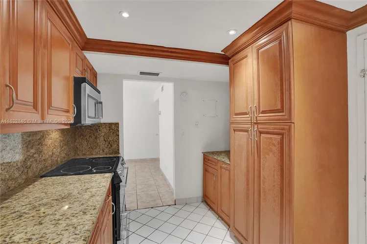 Maison Grande #408 image #19