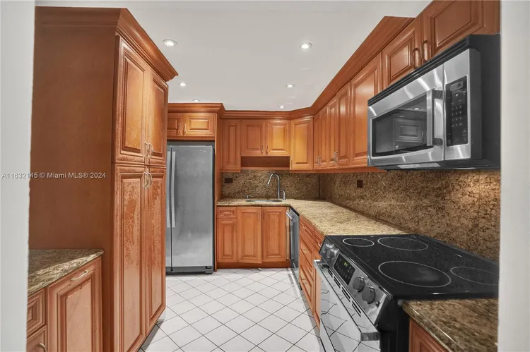 Maison Grande #408 image #21