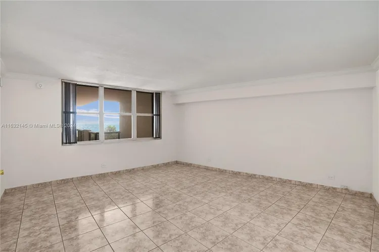 Maison Grande #408 image #22