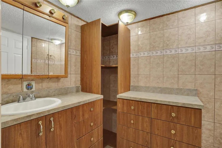 Maison Grande #408 image #30