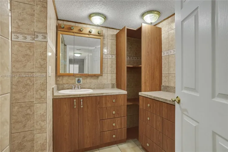 Maison Grande #408 image #32