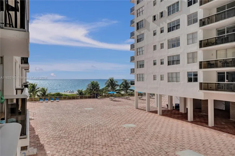 Maison Grande #408 image #33