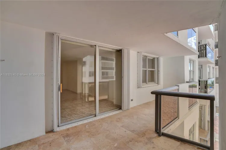 Maison Grande #408 image #35