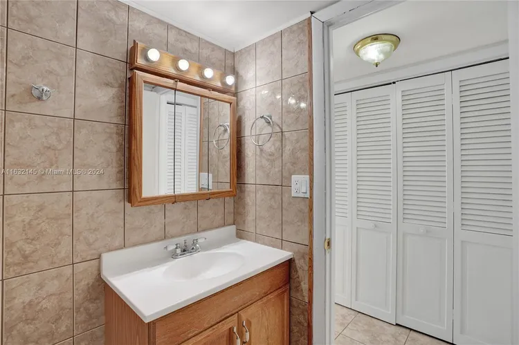 Maison Grande #408 image #38