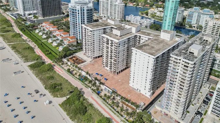 Maison Grande #408 image #8