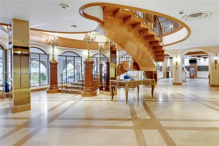 Maison Grande #408 image #9