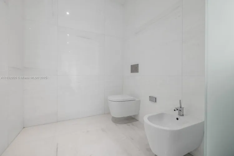 Aston Martin Residences #1902 image #31