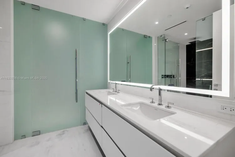 Aston Martin Residences #1902 image #32