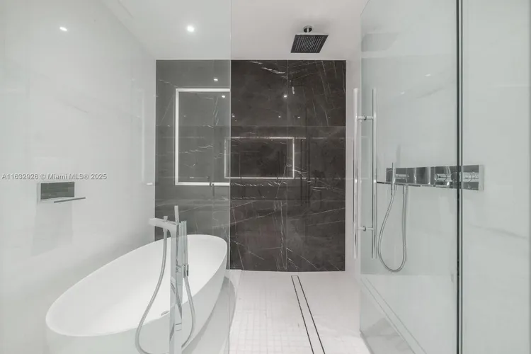 Aston Martin Residences #1902 image #33