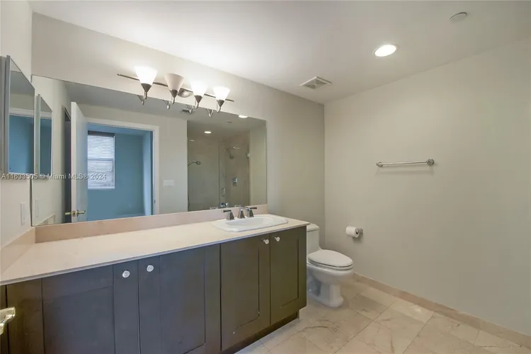 One Village Place #907 image #12