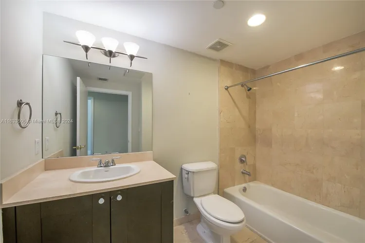 One Village Place #907 image #15