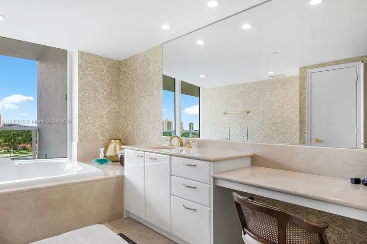 Porto Vita South Tower #1204 image #32