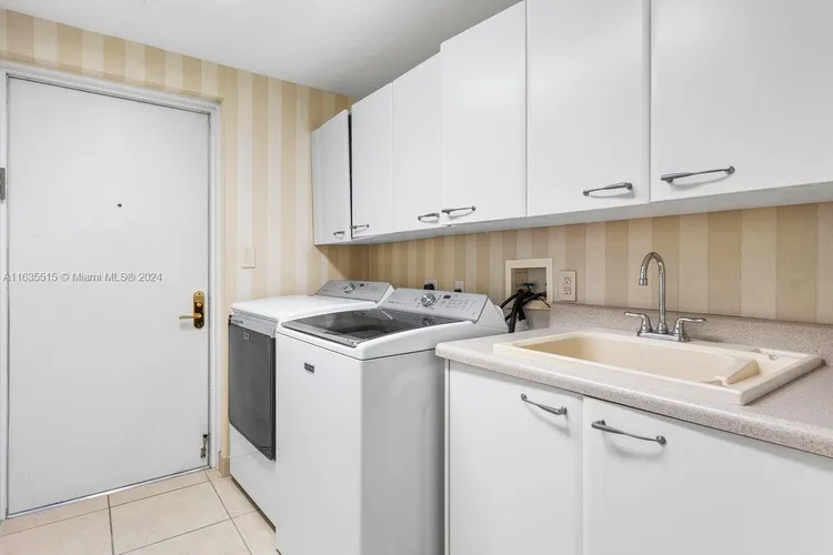 Porto Vita South Tower #1204 image #39