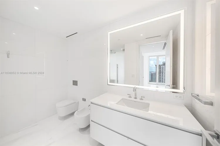 Aston Martin Residences #3001 image #24