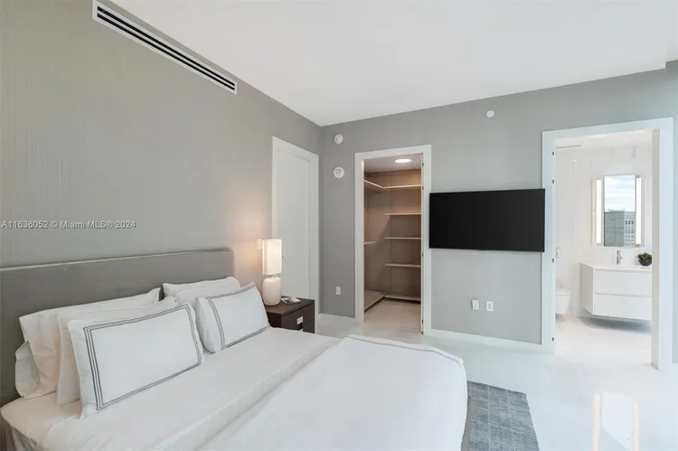 Aston Martin Residences #3001 image #28