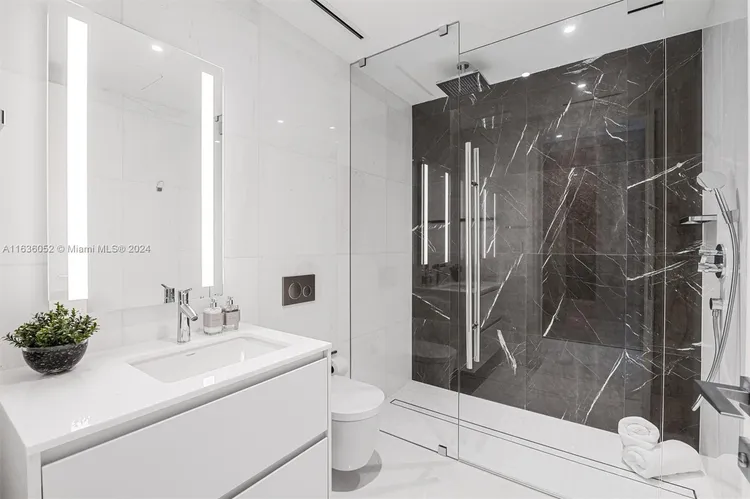 Aston Martin Residences #3001 image #32