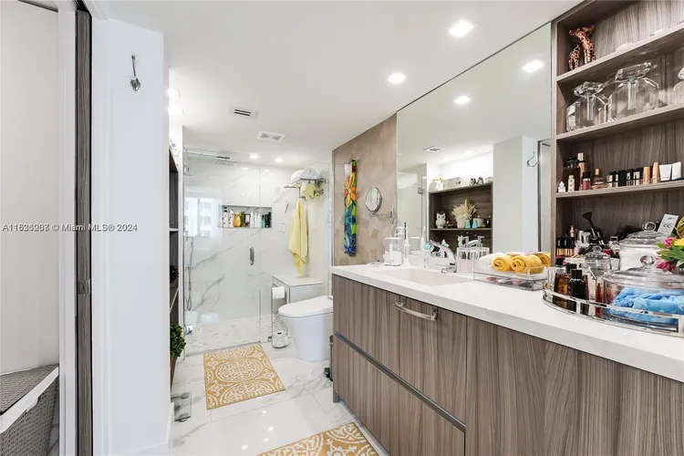 Brickell Key II #1528 image #18