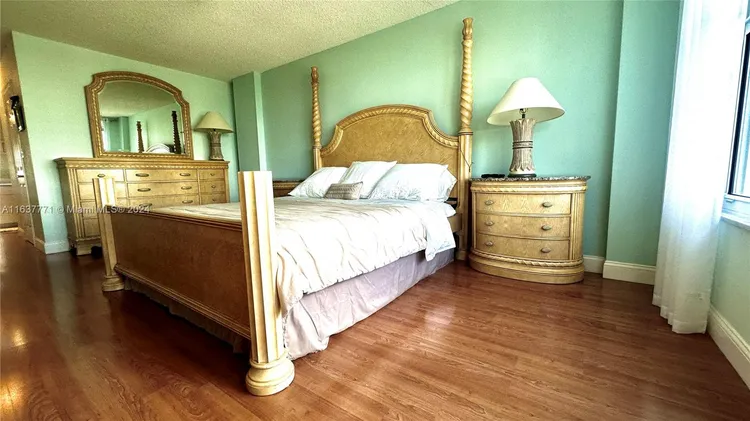 Hallmark of Hollywood #515 image #10