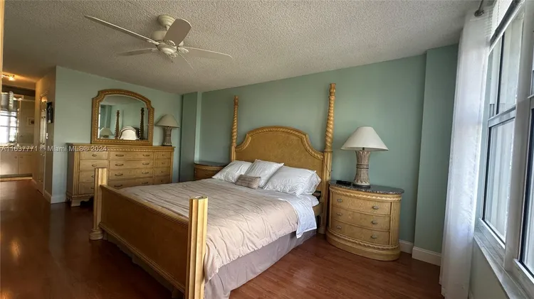 Hallmark of Hollywood #515 image #11