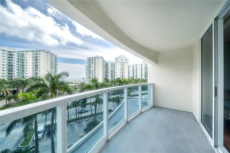 Hallmark of Hollywood #515 image #12