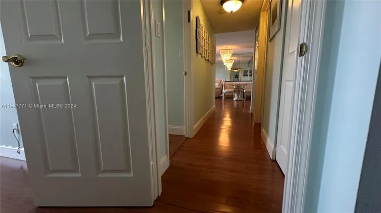 Hallmark of Hollywood #515 image #8