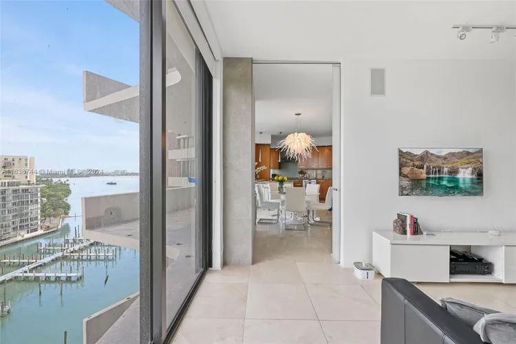 Palm Bay Towers #10W image #12